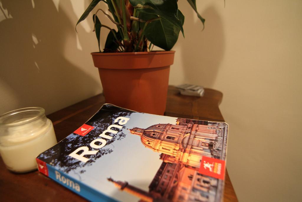Mellini Escape Apartment Rome Bilik gambar